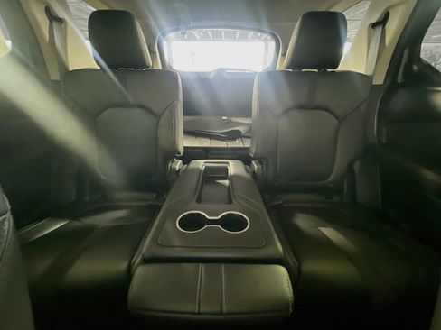 Used 2024 Honda Pilot Touring image 26