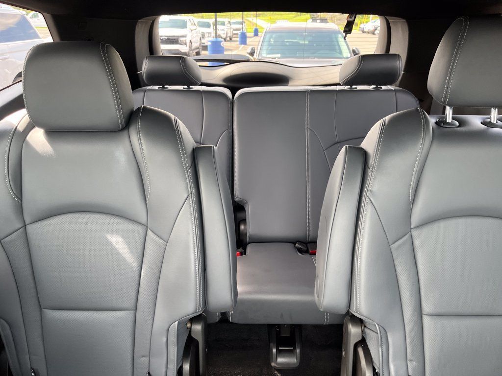 Used 2022 Buick Enclave Essence w/ Sport Touring Edition FWD image 21