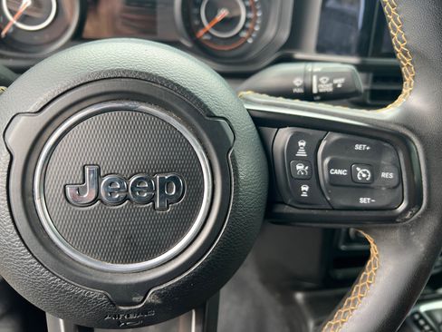 Used 2024 Jeep Gladiator Sport image 25