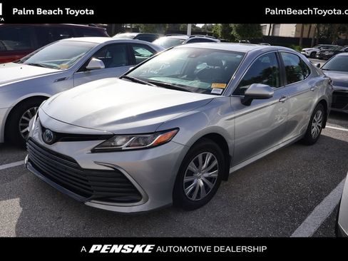 Used 2022 Toyota Camry LE FWD image 1