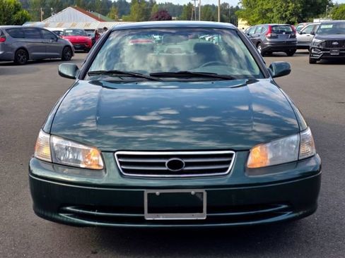 Used 2000 Toyota Camry LE FWD image 2