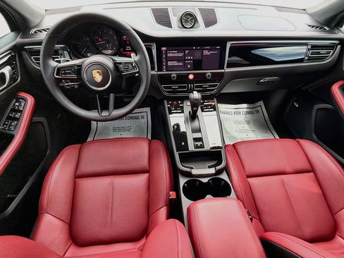 Used 2025 Porsche Macan AWD/4WD image 16