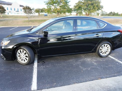 Used 2019 Nissan Sentra S w/ Appearance Package image 10