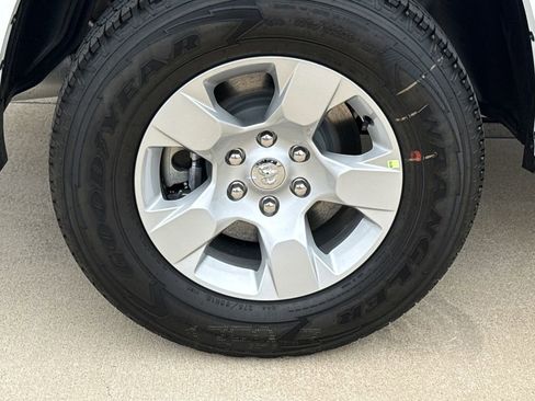 New 2026 RAM 1500 4x4 Crew Cab image 10