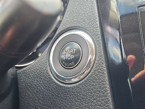 Used 2017 Nissan Rogue Sport SV AWD/4WD image 18