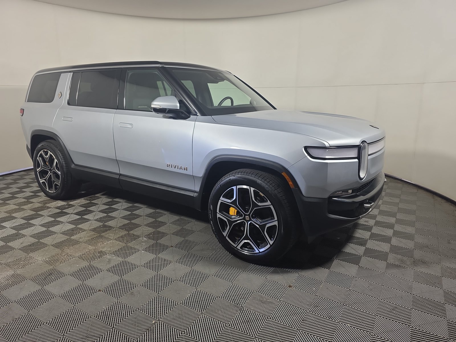 Used 2022 Rivian R1S Launch Edition Quad AWD/4WD image 7
