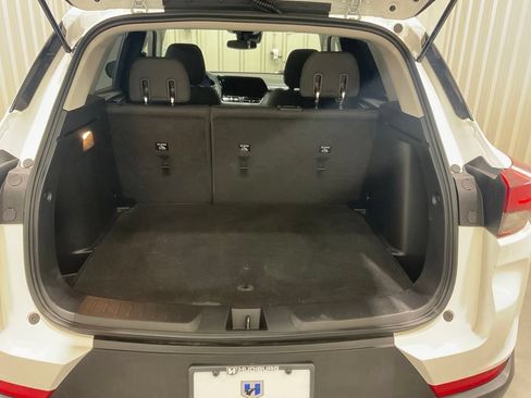 Used 2025 Chevrolet TrailBlazer LT AWD/4WD image 22