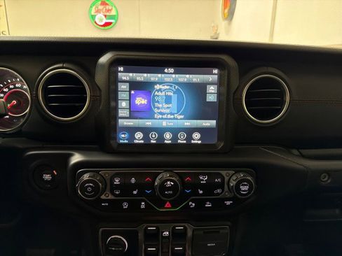 Used 2020 Jeep Gladiator Rubicon image 17