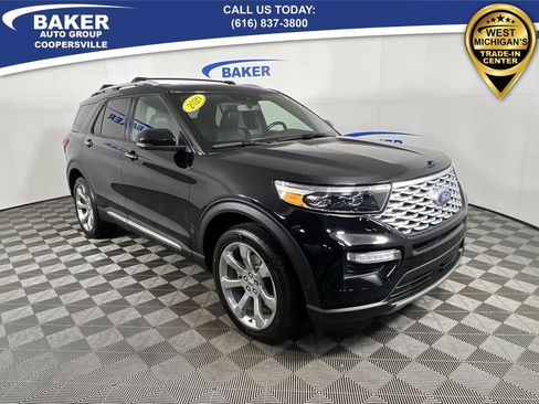 Used 2020 Ford Explorer Platinum w/ Premium Technology Package image 2