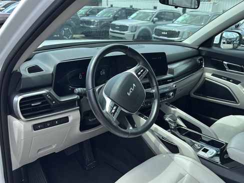 Certified 2024 Kia Telluride S FWD image 14