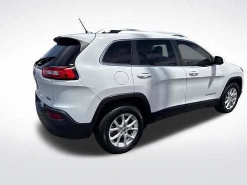 Used 2015 Jeep Cherokee Latitude AWD/4WD image 5