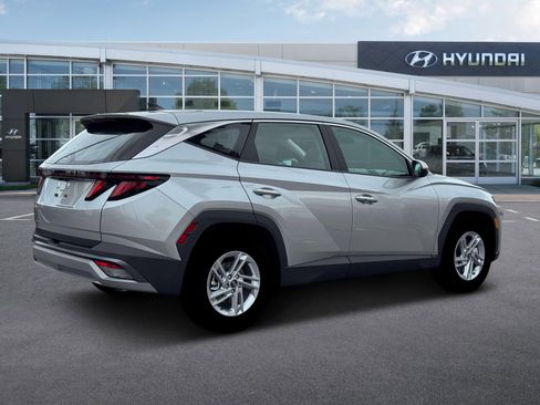 New 2026 Hyundai Tucson SE image 8