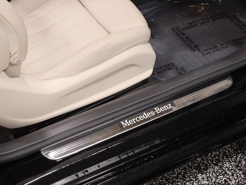 Used 2021 Mercedes-Benz E 450 4MATIC Cabriolet image 43