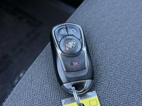 Used 2020 Buick Encore GX Select image 29
