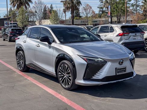 Certified 2023 Lexus RZ 450e Luxury w/ Accessory Package (Z1) image 5
