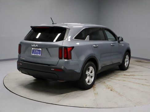 Used 2023 Kia Sorento LX FWD image 10