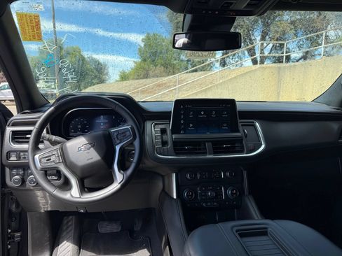 Used 2024 Chevrolet Tahoe Z71 w/ Luxury Package AWD/4WD image 9
