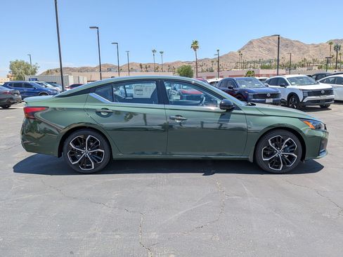 New 2026 Nissan Altima 2.5 SR w/ SR Premium Package FWD image 6