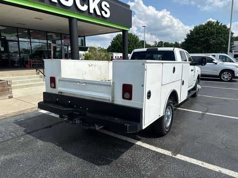 Used 2022 RAM 3500 Tradesman w/ Chrome Appearance Group AWD/4WD image 8
