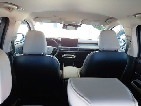 New 2026 Lincoln Corsair Premiere w/ Towing Package image 49