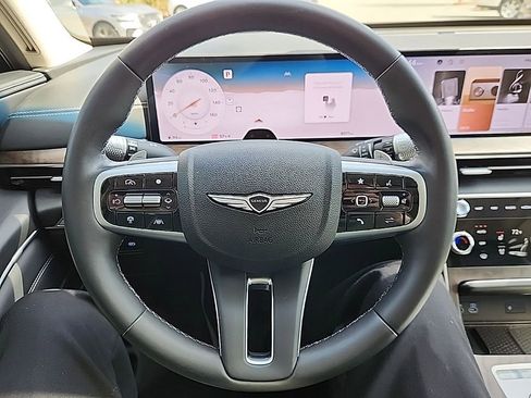 Used 2025 Genesis GV80 2.5T Prestige image 7