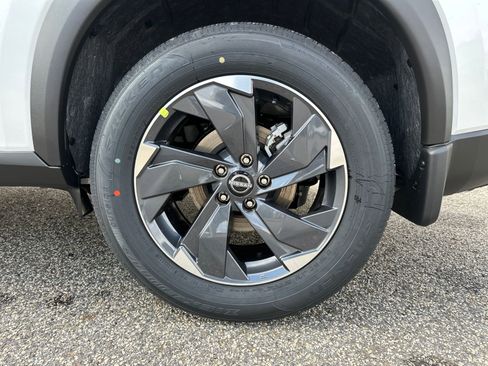 New 2026 Nissan Rogue SV w/ Cold Weather Package FWD image 20