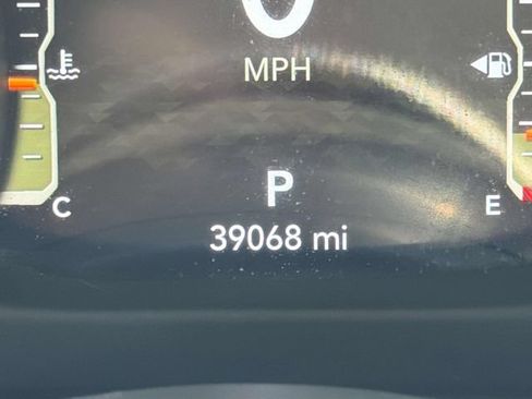 Used 2023 Jeep Gladiator Rubicon w/ Cold Weather Group AWD/4WD image 36