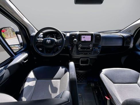 Used 2024 RAM ProMaster 2500 w/ Convenience Group image 14