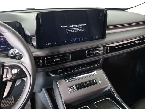 New 2026 Lincoln Aviator AWD image 5