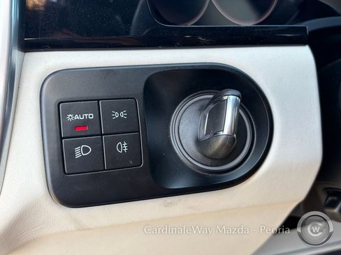 Used 2022 Porsche Cayenne S Platinum AWD/4WD image 24