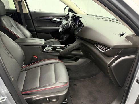 Used 2023 Buick Envision Essence w/ Sport Touring Package AWD/4WD image 35
