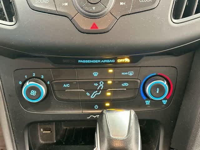 Used 2016 Ford Focus SE FWD image 12