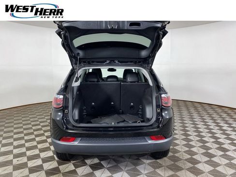Used 2022 Jeep Compass Latitude w/ Convenience Group AWD/4WD image 19