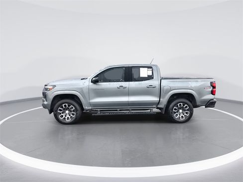 Used 2024 Chevrolet Colorado LT image 5