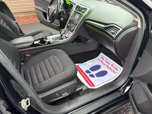 Used 2016 Ford Fusion SE w/ Equipment Group 201A image 8