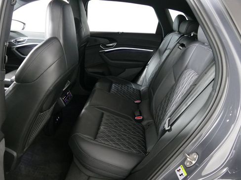 Used 2024 Audi Q8 e-tron Prestige AWD/4WD image 28