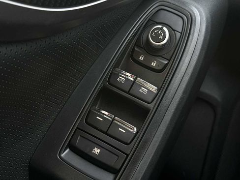 Used 2019 Subaru Crosstrek 2.0i Limited w/ Moonroof Package w/Navigation image 15