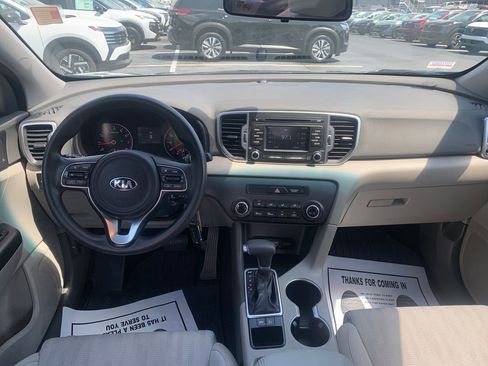 Used 2019 Kia Sportage LX FWD image 16