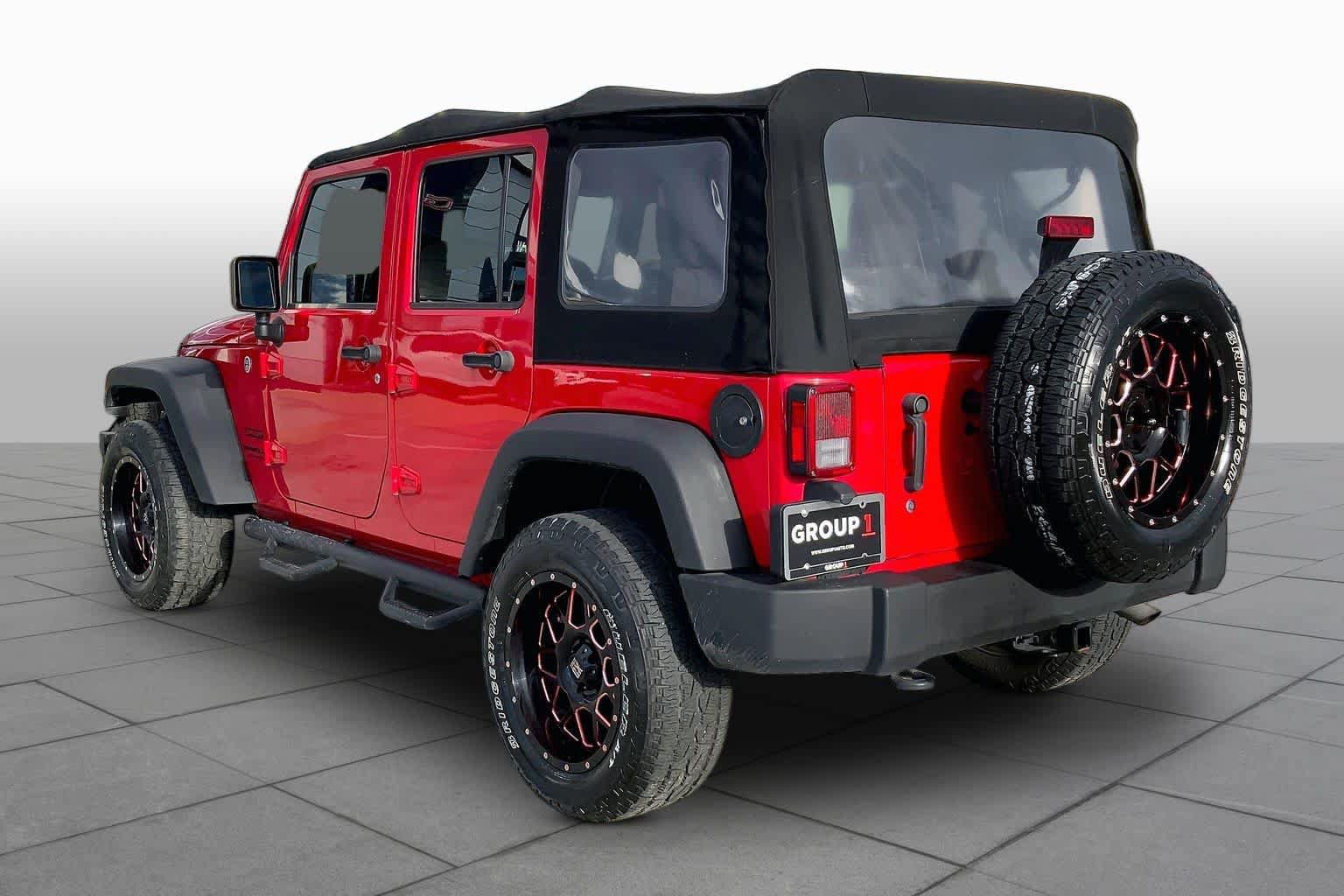 Used 2016 Jeep Wrangler Unlimited Sport w/ Connectivity Group AWD/4WD image 10