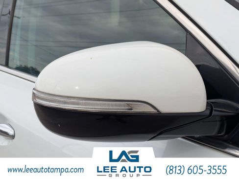 Used 2018 Kia Sorento AWD image 11