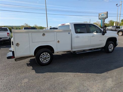 Used 2024 Chevrolet Silverado 2500 LT w/ Convenience Package AWD/4WD image 8