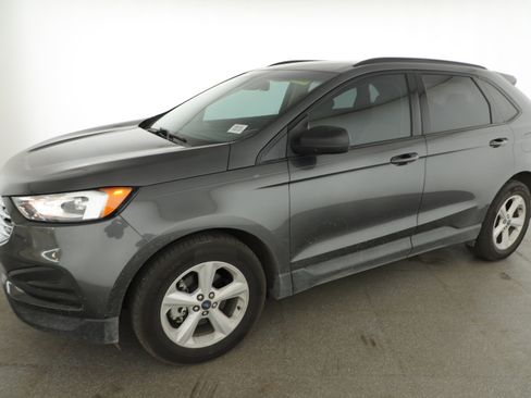 Used 2020 Ford Edge SE image 7