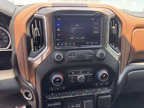 Used 2021 Chevrolet Silverado 2500 High Country w/ Z71 Off-Road Package AWD/4WD image 15