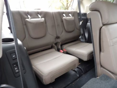 Used 2023 Lexus GX 460 Luxury w/ Accessory Package AWD/4WD image 32