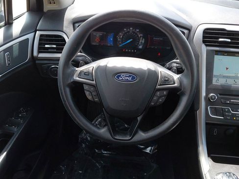 Used 2018 Ford Fusion SE w/ Fusion SE Technology Package FWD image 38