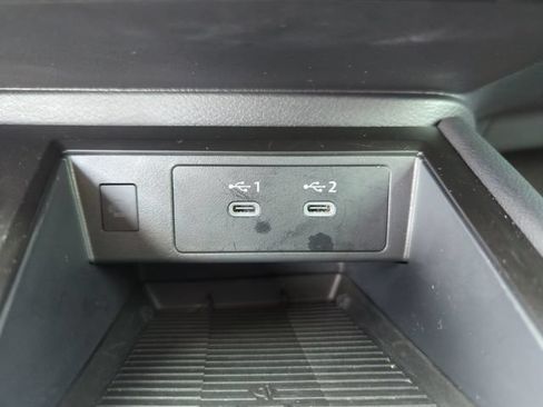 Certified 2025 Nissan Kicks SR FWD image 39