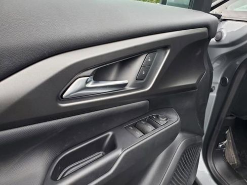 New 2026 Chevrolet Equinox EV LT image 7