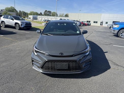 Used 2024 Toyota Corolla SE FWD image 2