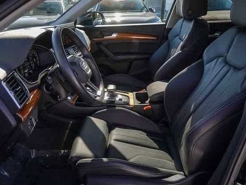 Used 2023 Audi Q5 e Premium Plus w/ Premium Plus Package image 21