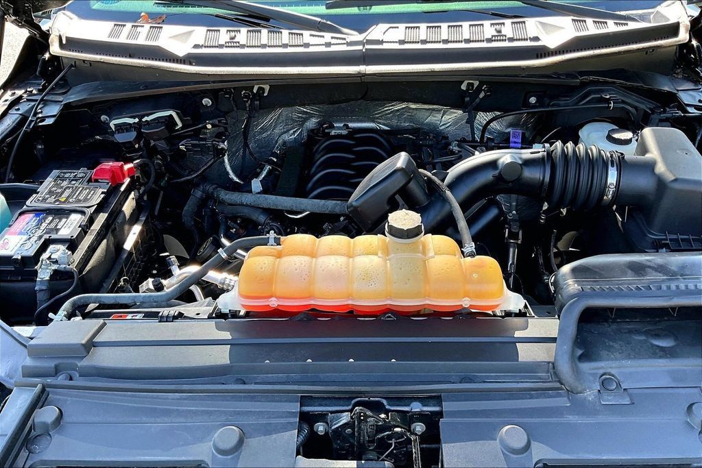 Used 2015 Ford F150 Lariat AWD/4WD image 21